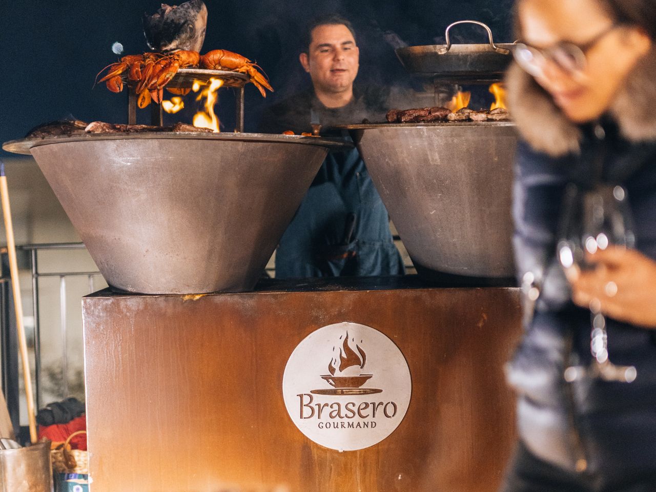 Découvrez les différents styles de service traiteur pour votre événement : buffet, service à l'assiette ou cocktail dînatoire. Brasero Gourmand vous conseille pour un repas sur-mesure, local et responsable en Occitanie.